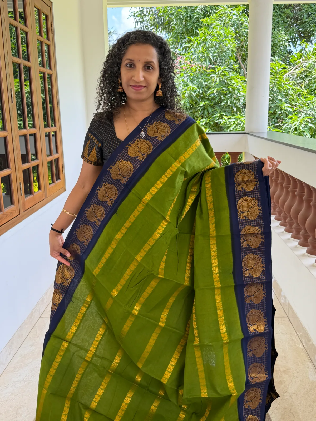 Green And Blue Madurai Sungudi Cotton Saree With Mayil Velthari Design Psc095 1